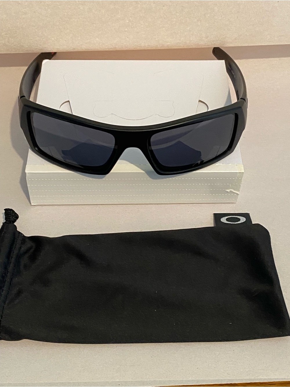 Oakley Men's Matte Black Rectangle Sunglasses with Dark Lenses